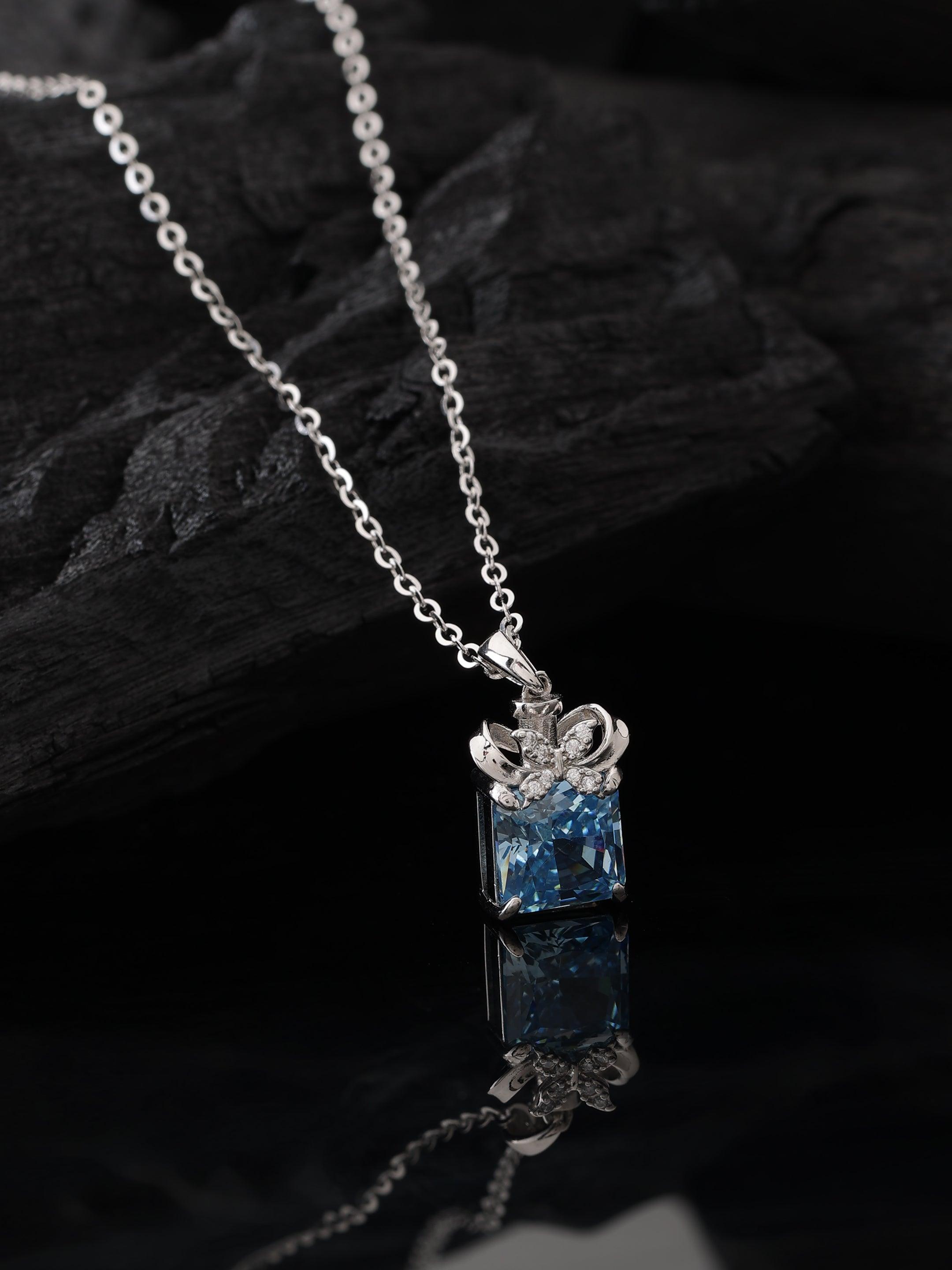 Silver Gracious blue Pendant with Link Chain