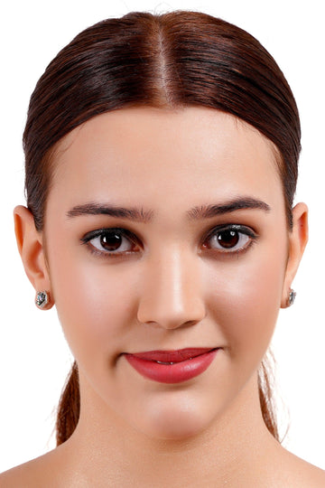 Elegant Hoop Earrings with Classic Design
