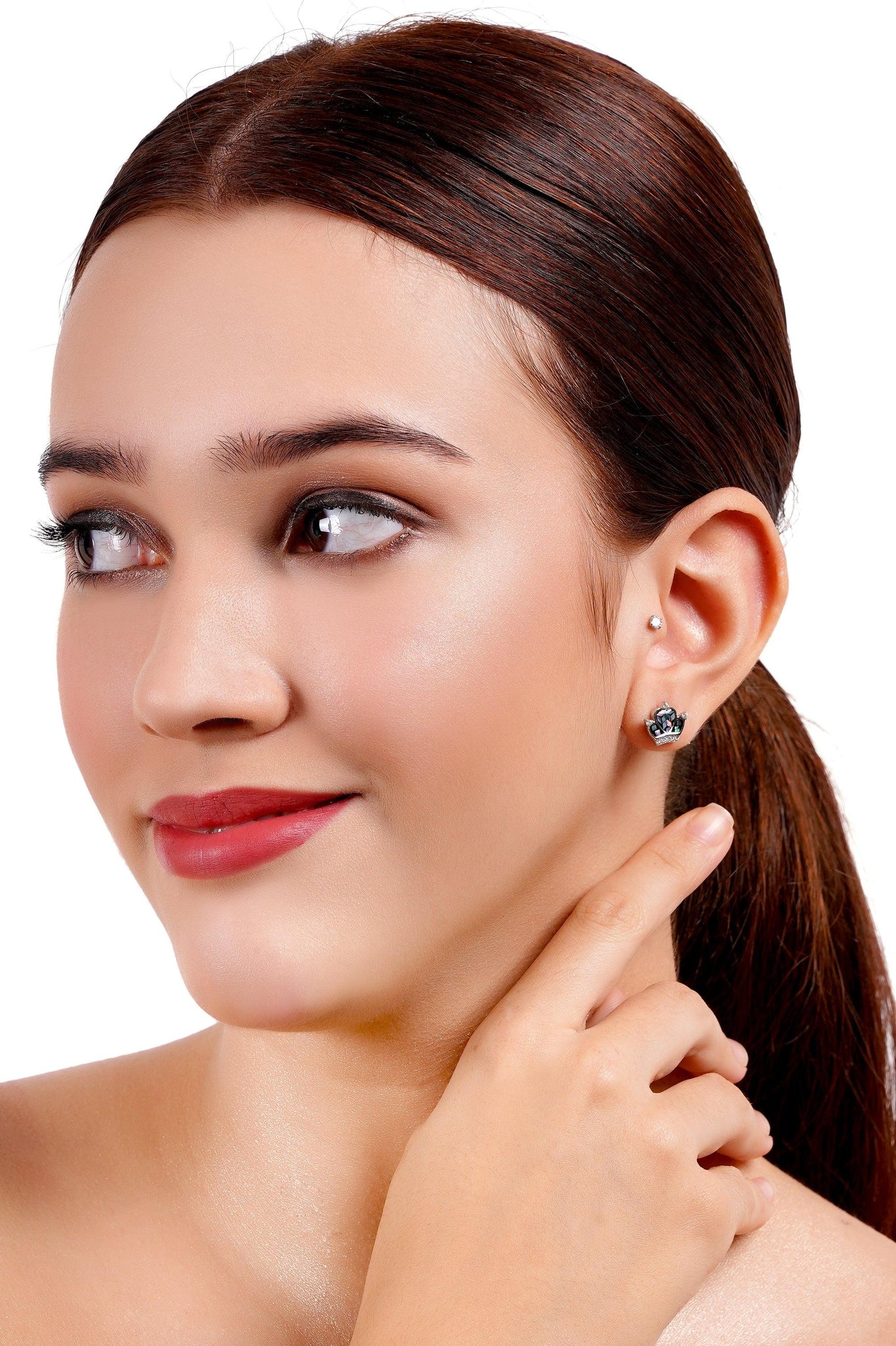 Elegant Hoop Earrings with Classic Design