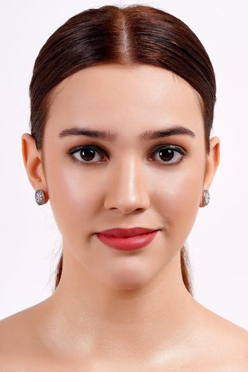 Elegant Hoop Earrings with Classic Design
