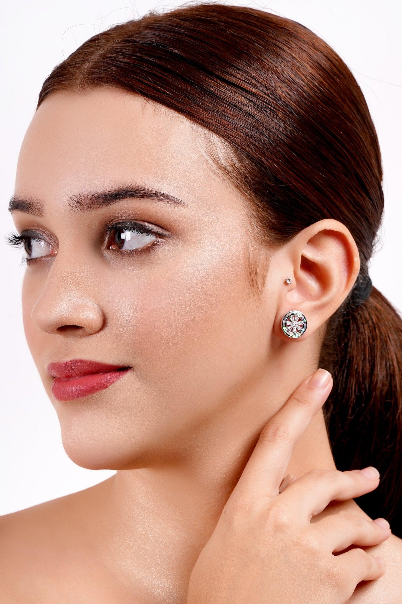 Elegant Hoop Earrings with Classic Design