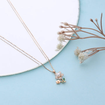 Everyday Essentials – Beautiful pendants that bring effortless style to your wardrobe.