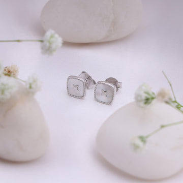 Glimmering Moments – Create memories with every sparkle.