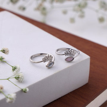 Walk in Elegance – These silver toe rings make every step shine.