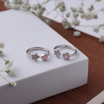 Silver Steps – Complete your look from head to toe with these stylish toe rings.