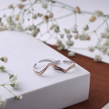 Toe-Tally Beautiful – Silver toe rings that add the perfect finishing touch to your look.